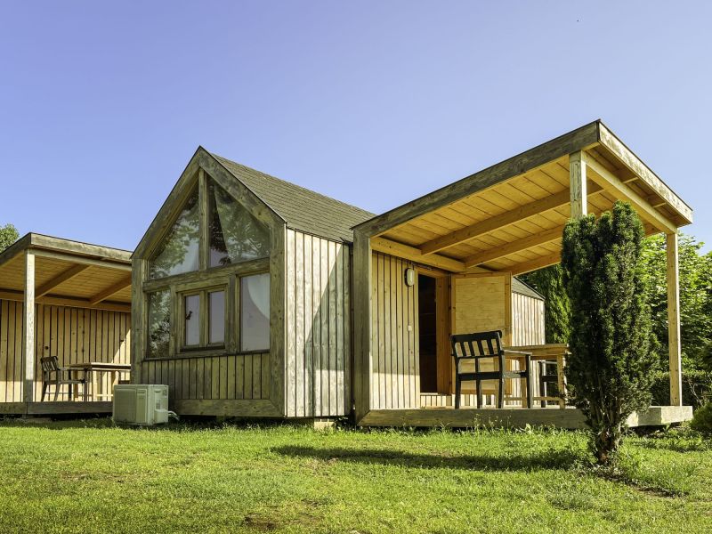 Descubre el Glamping en Camping de Haro y sus “cabañas Petit”